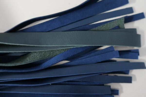 Oak handled flogger with stainless steel cap and navy blue metallic 10mm leather falls - Image 2