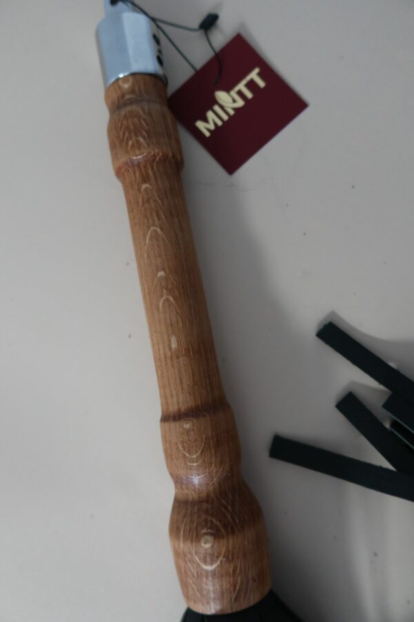 Oak handle with a stainless steel capped end and dark green leather 10mm falls - Image 2