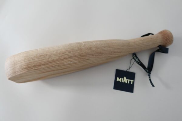 Solid oak handmade bat - Image 2