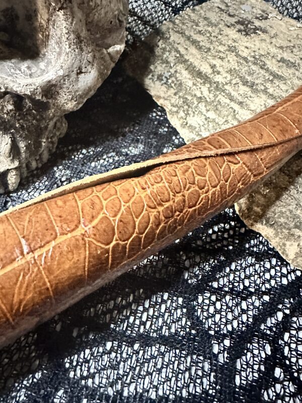 Embossed reptile look leather Dragon Tail whip - Image 2