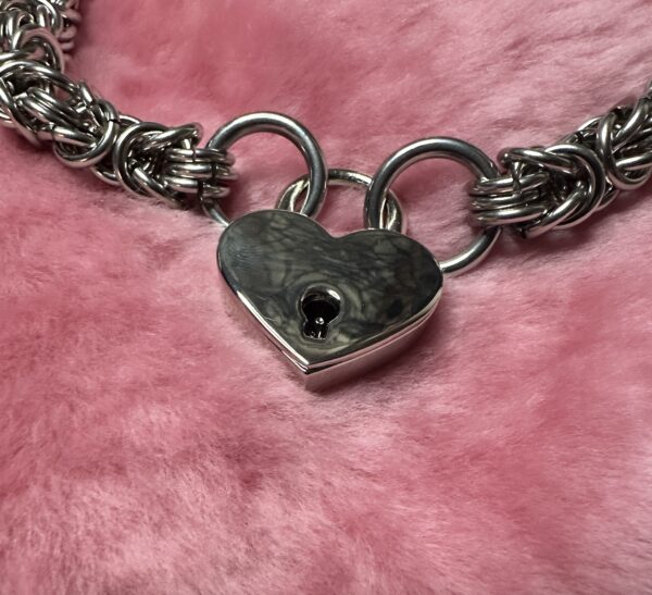 Heavy Stainless Steel Chainmail Day collar with padlock - Image 2