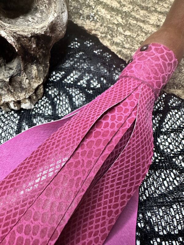 Super cute bright pink Snakeskin print Pigskin flogger with hand-turned hardwood handle - Image 3