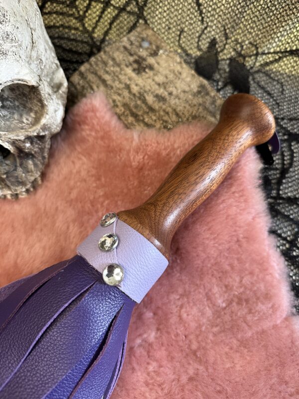 Purple and Lilac Cowhide flogger - Image 3