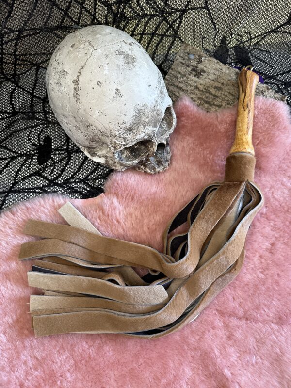 Skippys Brother, Kangaroo hair-on hide flogger