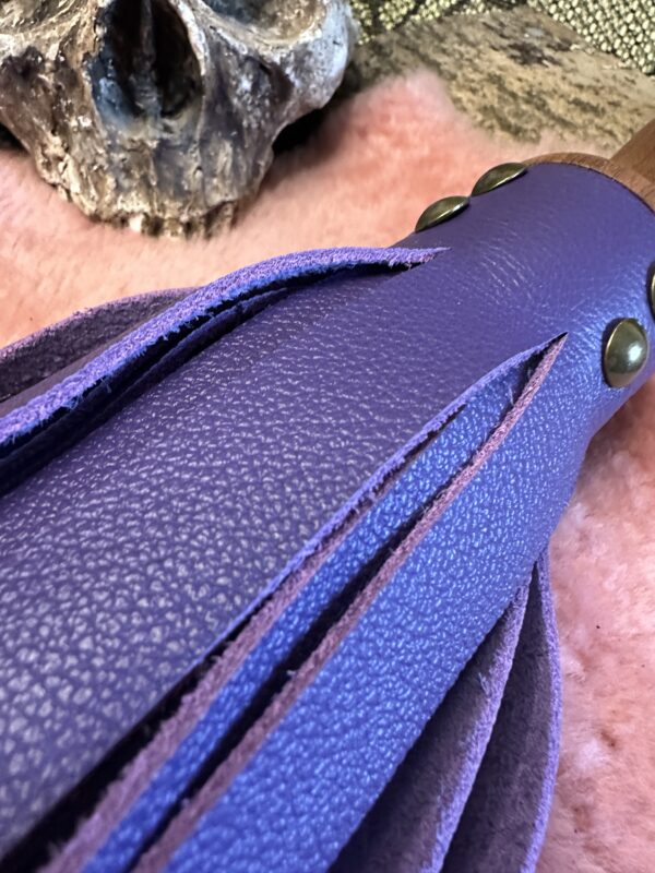 Classic purple flogger - Image 6
