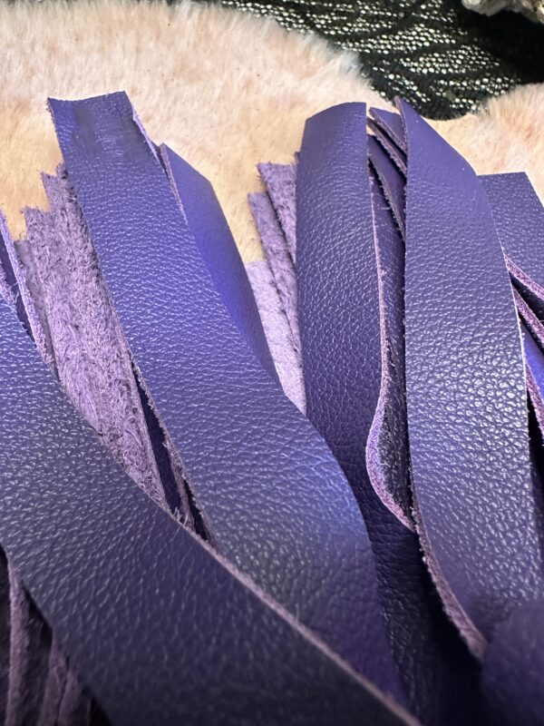 Classic purple flogger - Image 3