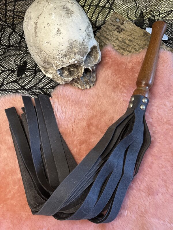 Waxed Grey suede flogger