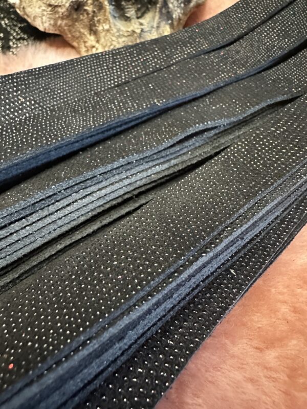 Black Sparkle leather POI set with chainmail finger loops - Image 5