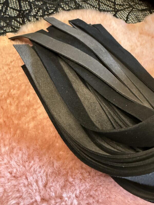 The Waxed Walloper super heavy waxed suede flogger - Image 4