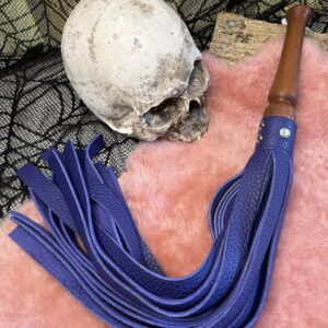 Mummys Violent Violence flogger