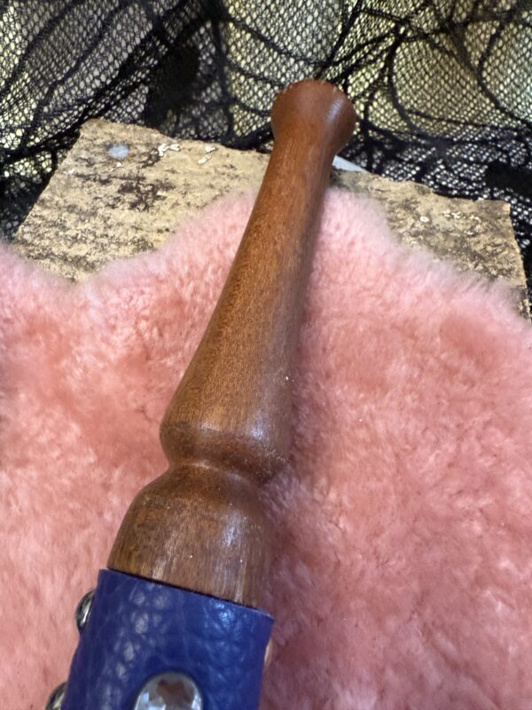 Mummys Violent Violence flogger - Image 3