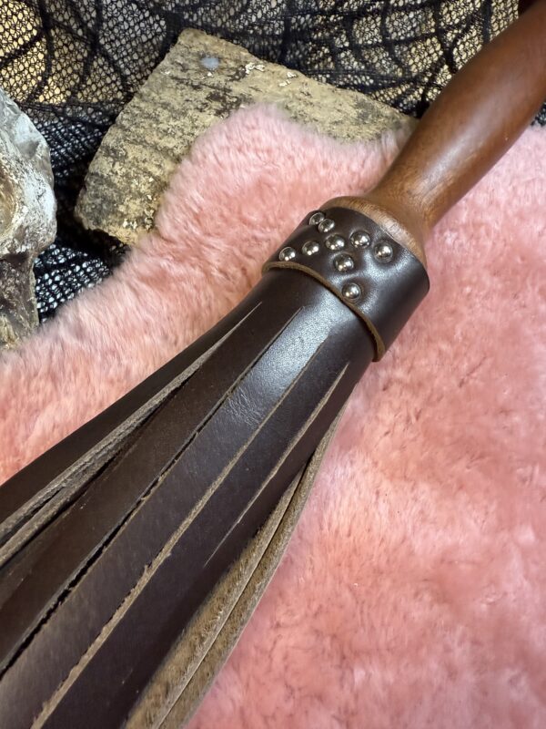 Chocolate Elegance leather flogger with hand-turned handle - Image 3