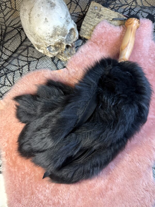John Snow Sheepskin, Nubuck and rubber flogger