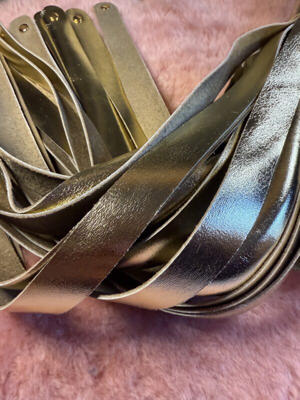 The Golden One flogger with studded falls - Image 5