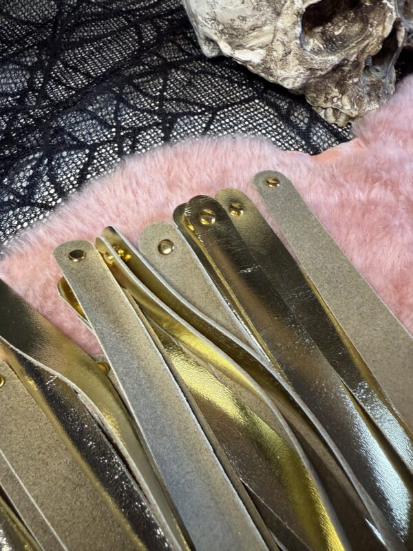 The Golden One flogger with studded falls - Image 6