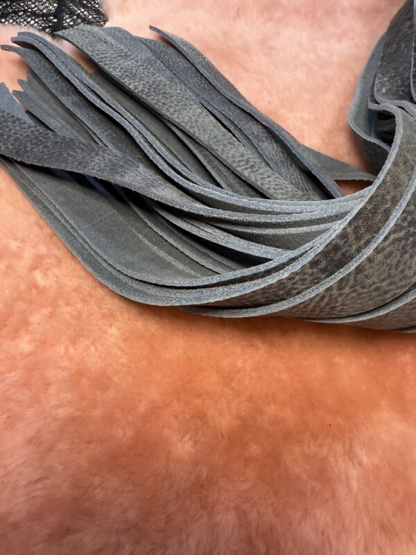 The Elephants Stomp flogger - Image 4