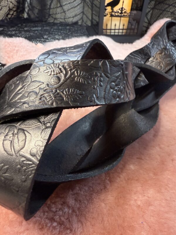 Black embossed Braided Bum Beater Leather Paddle - Image 4