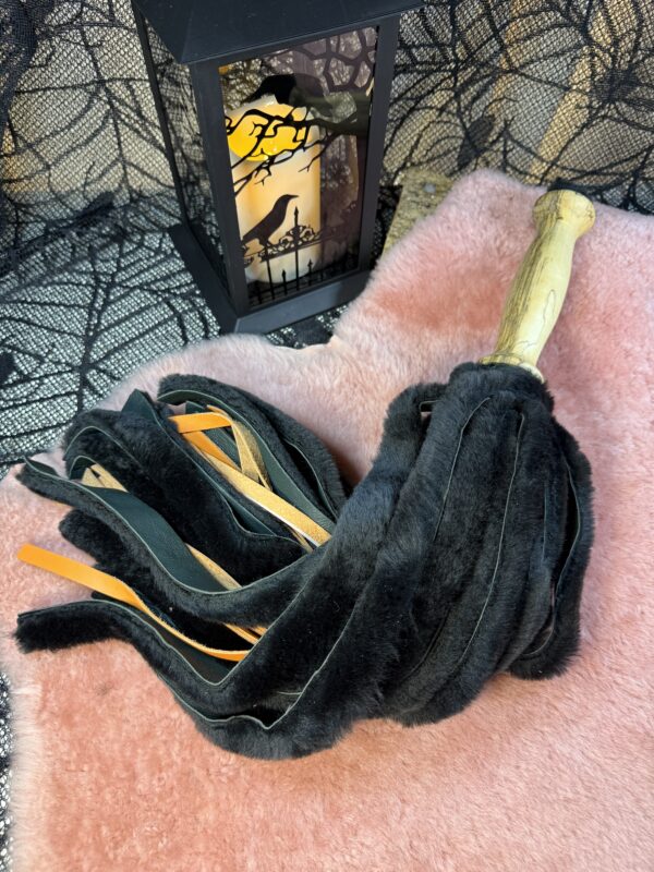 Vampires Kiss sheepskin and leather flogger