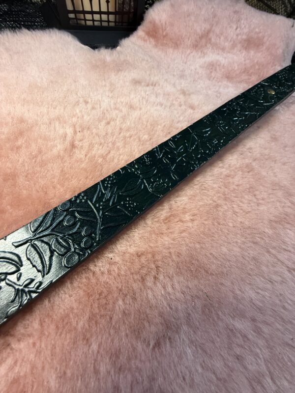 Nature Bites Back traditional style leather Quirt. - Image 4