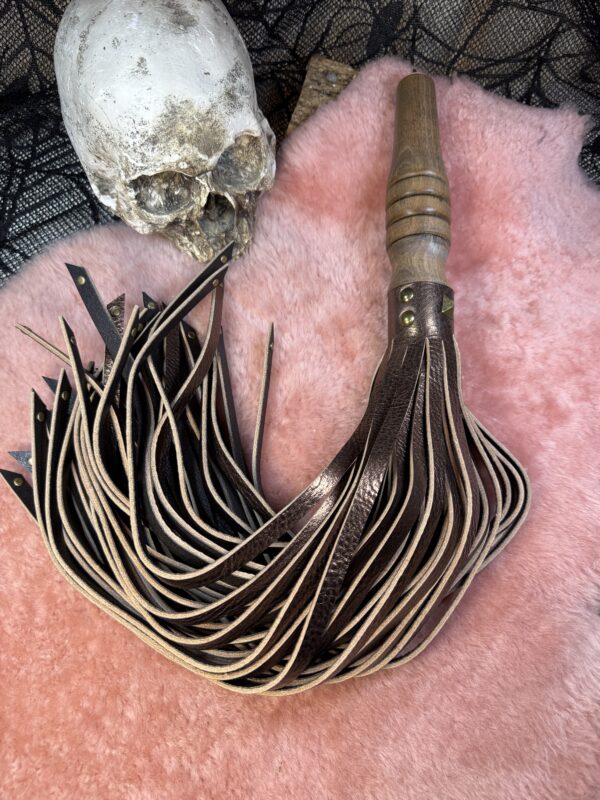 The Copper Kisses Flogger