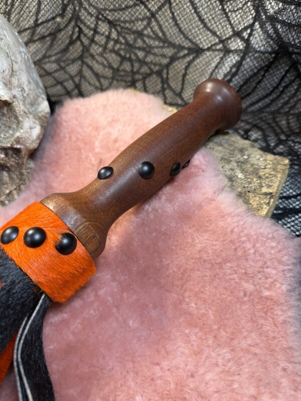 Jack O'Lash Hair on Hide flogger - Image 2