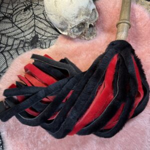 Nocturne Kiss Sheepskin flogger