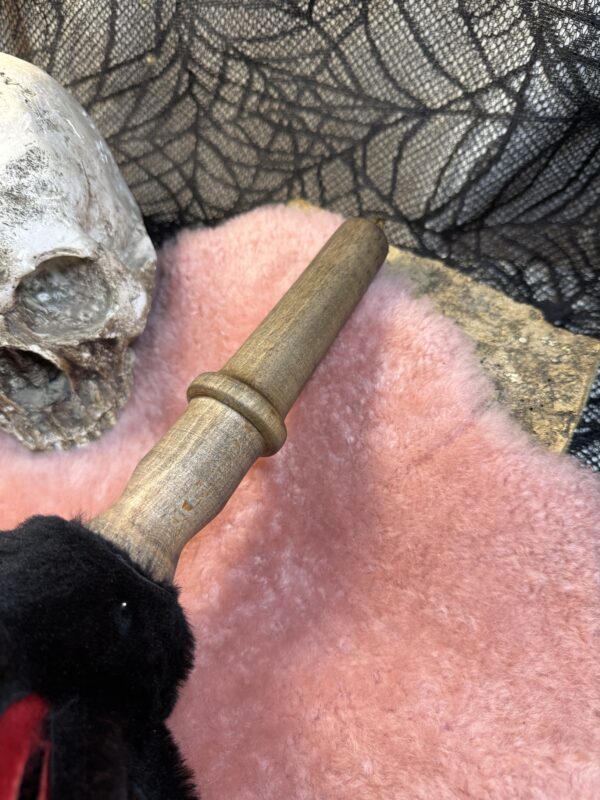 Nocturne Kiss Sheepskin flogger - Image 2