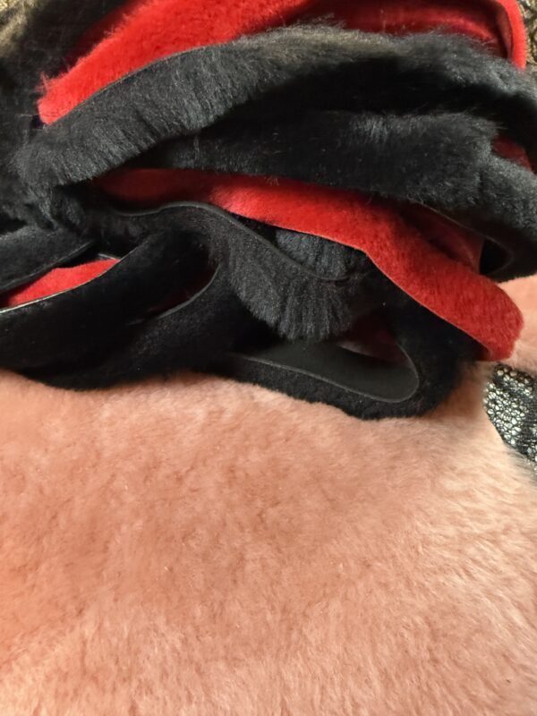 Nocturne Kiss Sheepskin flogger - Image 3