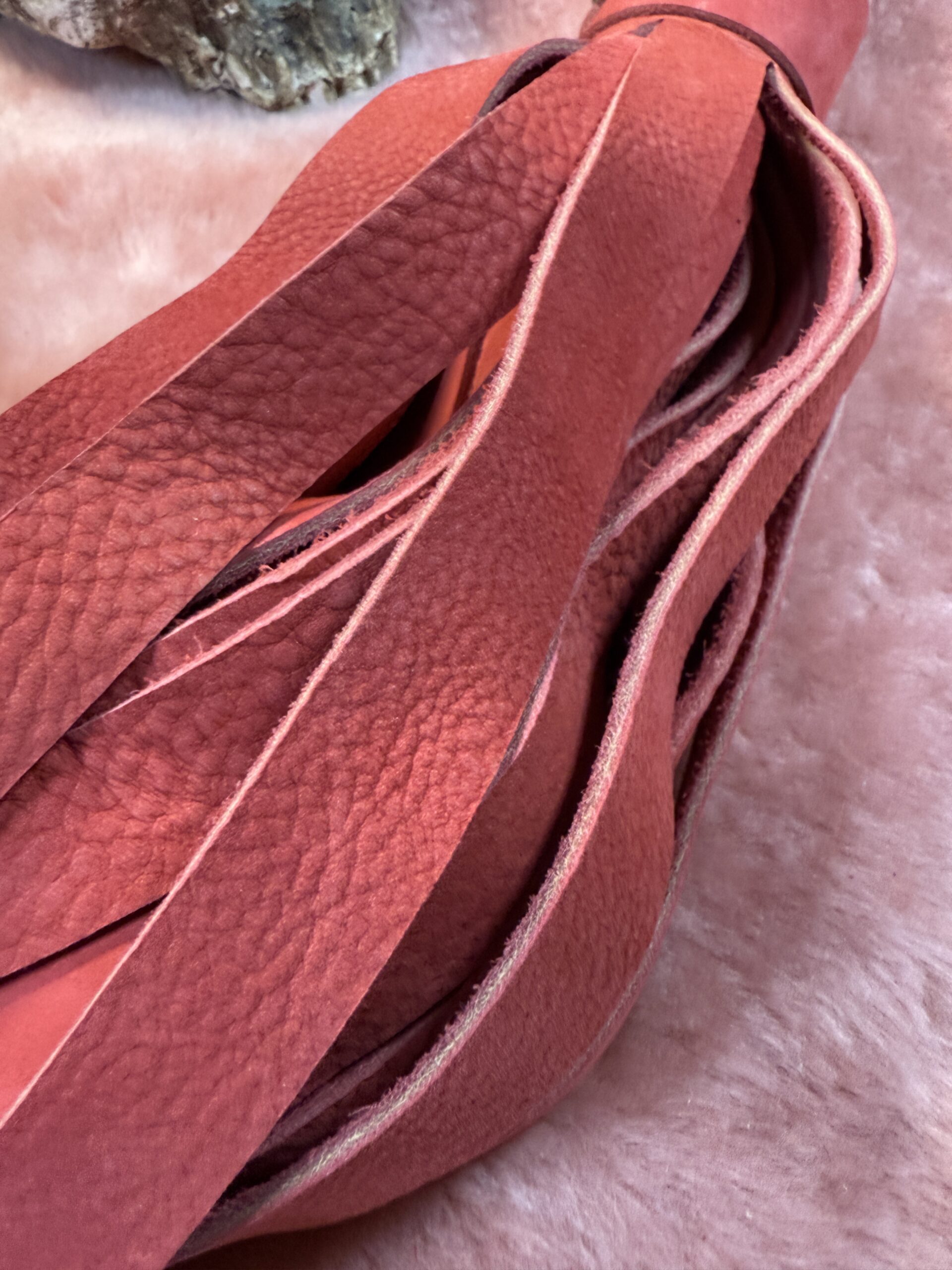 The Red Mass flogger with character handle - Image 4