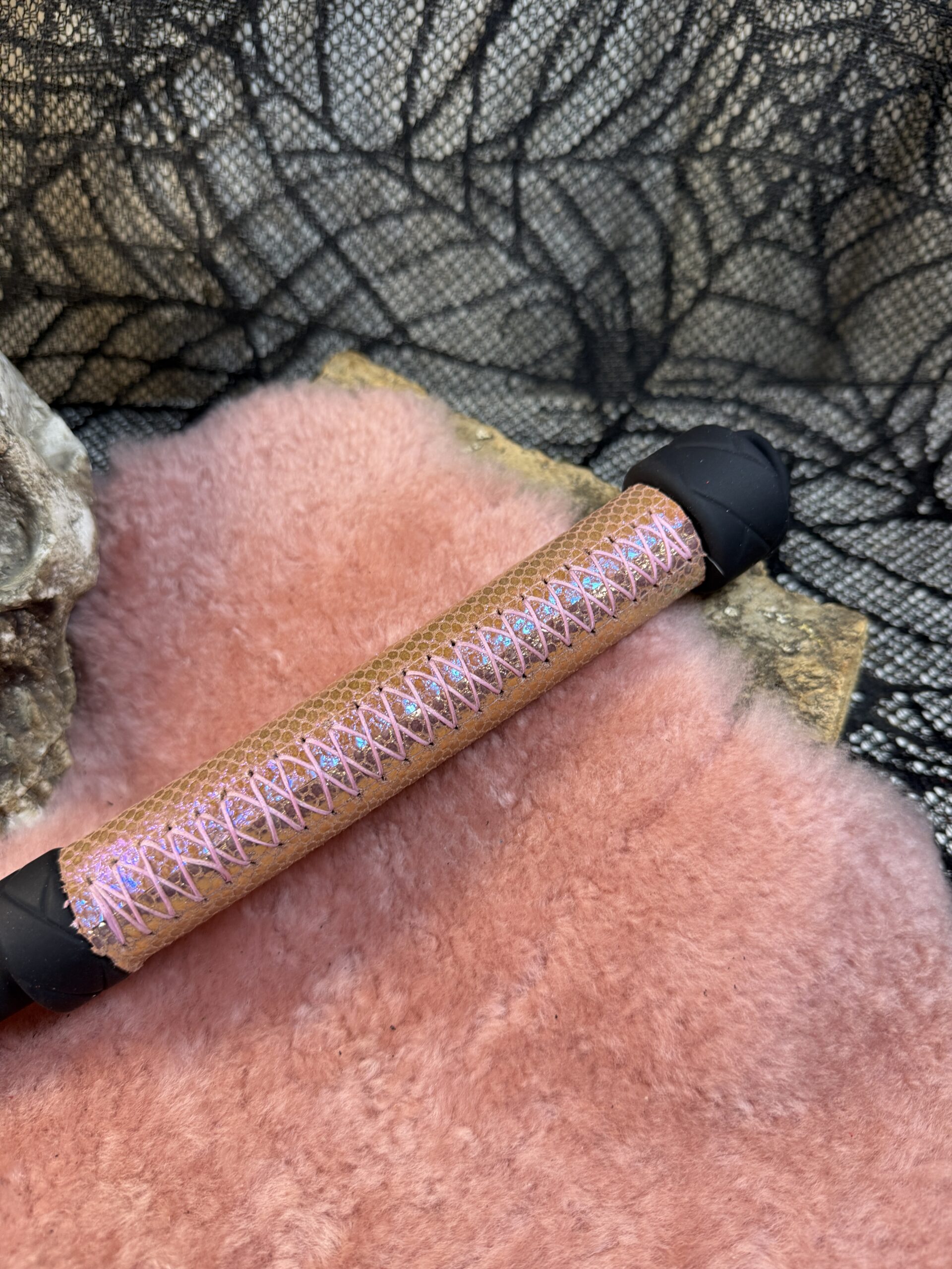 Holographic leather wrapped handle rubber whip - Image 3