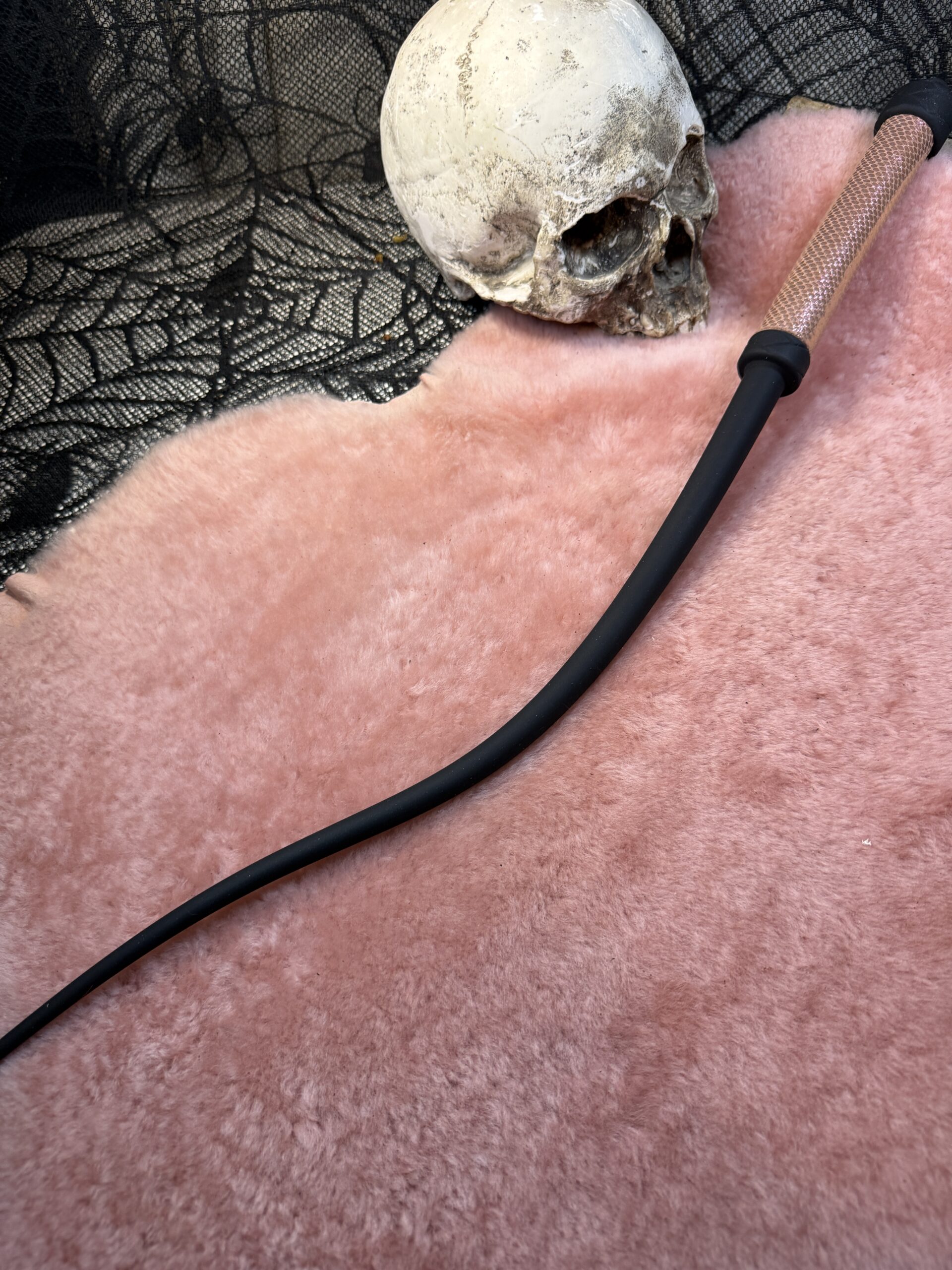 Holographic leather wrapped handle rubber whip - Image 2