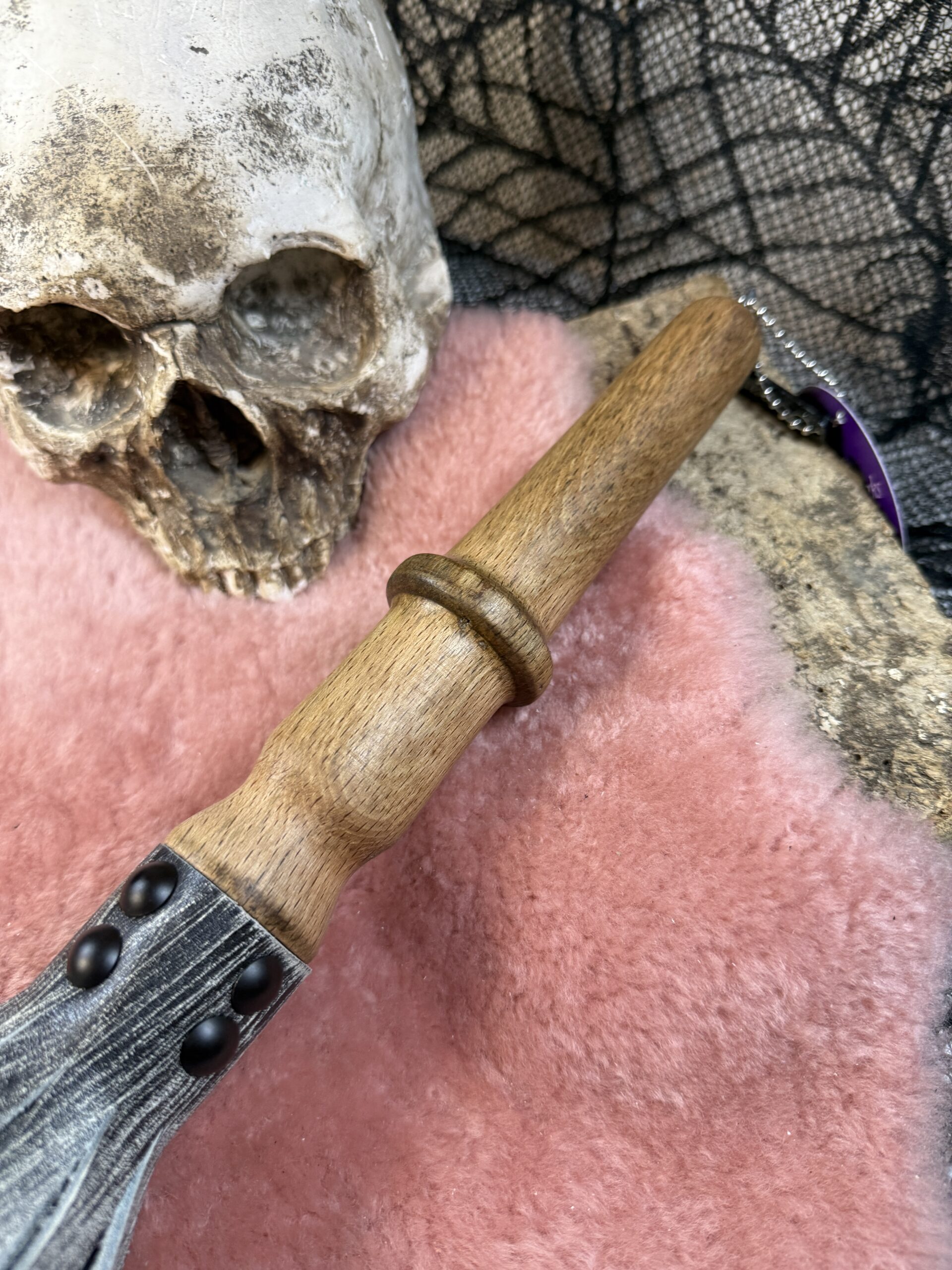 The Bastards Silver Fox Flogger - Image 3