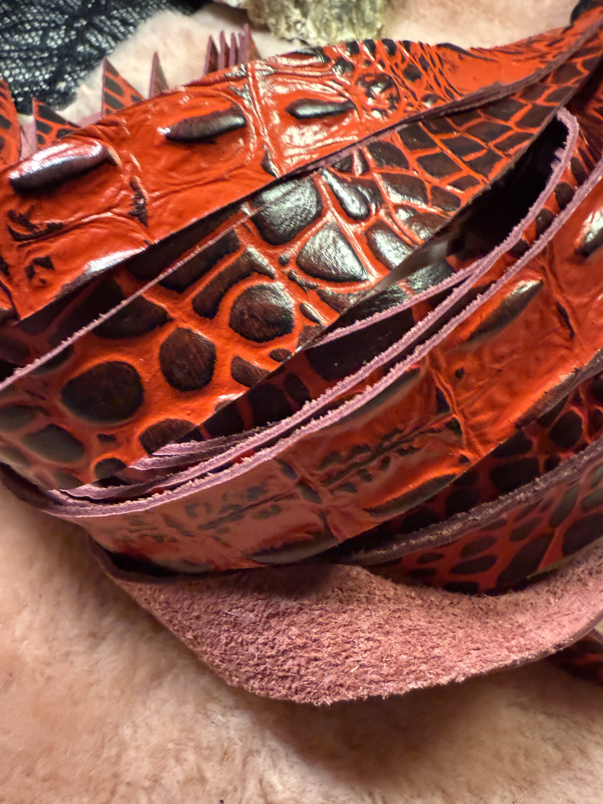 Gatorblood- flogger with hand turned handle - Image 4