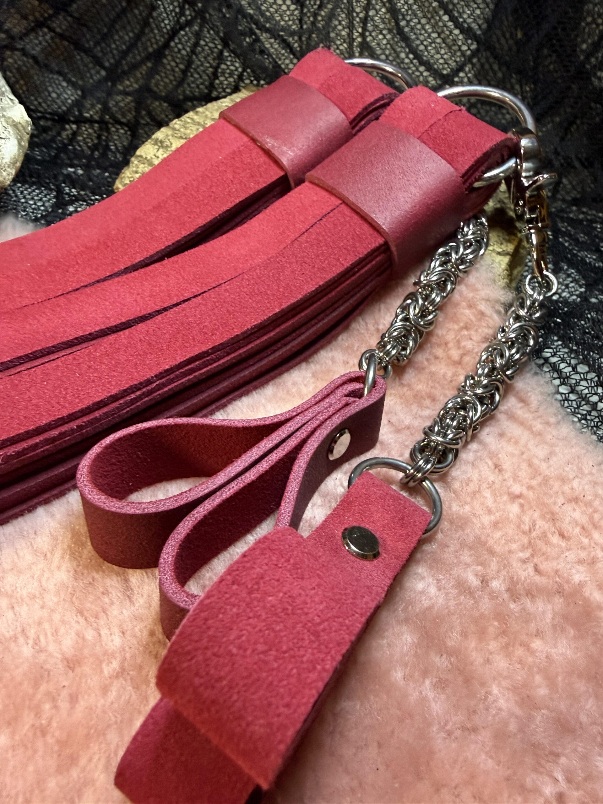 Crimson Tempest POI Florentine Floggers with finger loops - Image 2